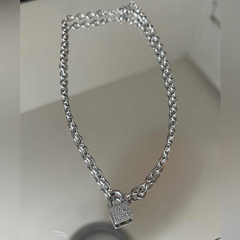 Brandy Melville lock chain necklace
